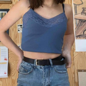  - Ett super stretchigt och mjukt linne med spets på! Går att använda som både nattlinne eller ett fint linne! Ni står för frakten🚚✨