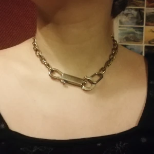 Halsband  - Handgjort halsband av mig, "Ruth Reverie". Frakt tillkommer. 