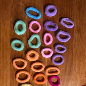  - Super fina snoddar! 3 kr styck🥰 Frakten kostar 11 kr!✨