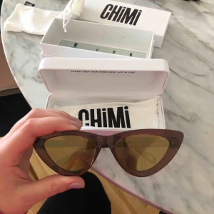  - Helt nya Chimieyewear med modellen cat eye: Coco #006 med spegelglas. 400 kr eller bud!