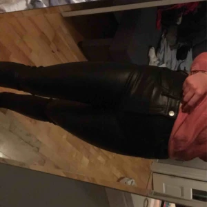  - Nakd skinnbyxor strl 38