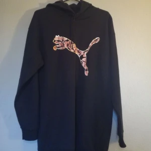 Puma  - Längre hoodie/klänning. Frakt tillkommer 