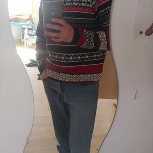 Stickad tröja strl S - Superfin stickad tröja från h&m i storlek small. Använt några gånger men i bra skick utan hål, fläckar eller liknande. 