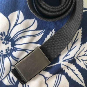  - Grått bälte, 1m långt. Kan fraktas, köparen står för frakten.