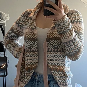 Odd Molly kofta - Odd Molly kofta, använd få gånger så i nyskick, storlek 0 passar xs-s, ca 1500kr ordinariepris, 200kr inkl frakt 🌸