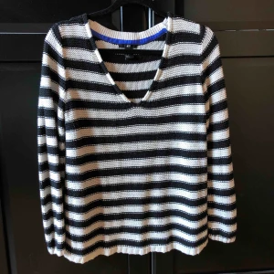  - V-ringad stickad tröja från H&M stl M 150 ink frakt 💖  