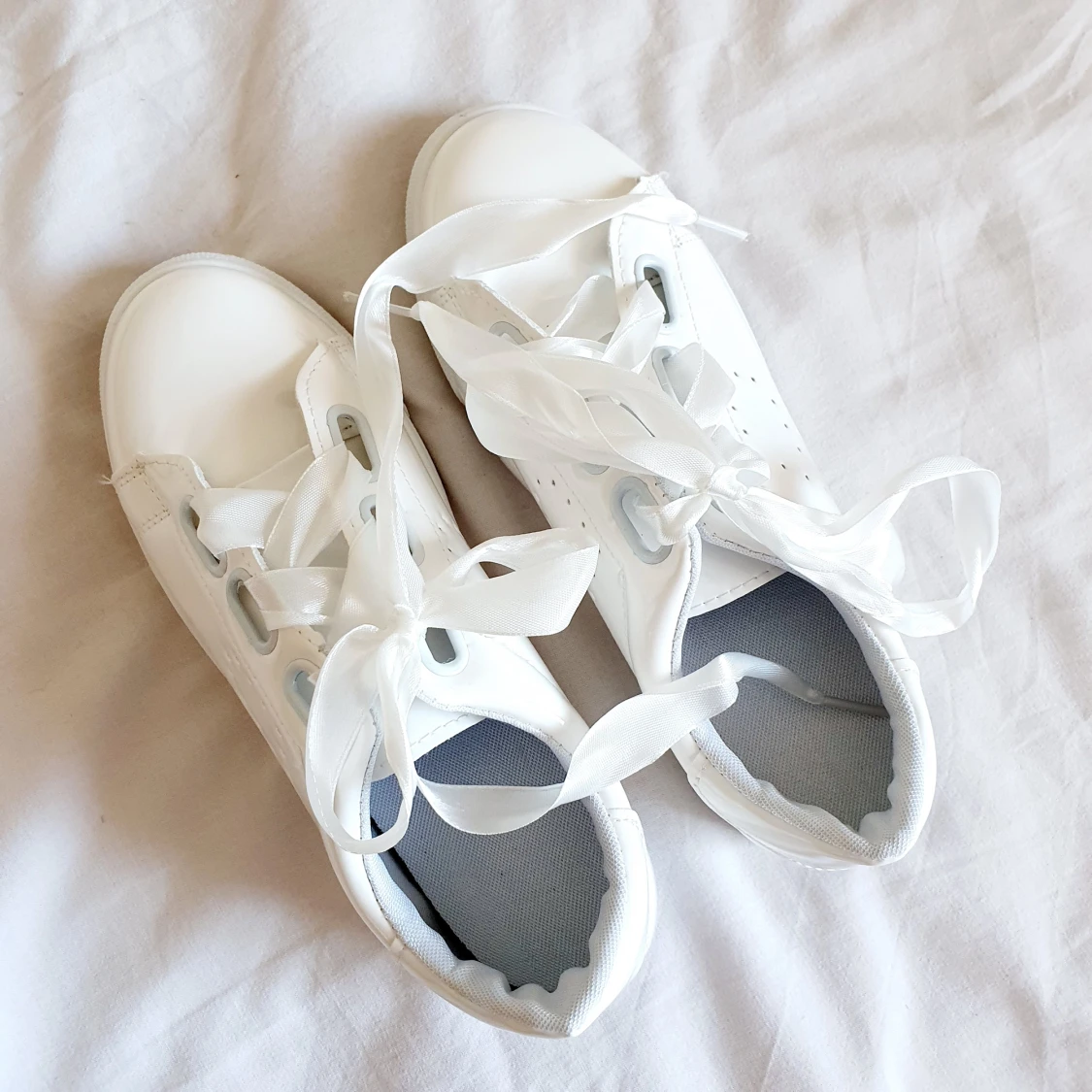 Super gulliga rosettbandsskor - 91