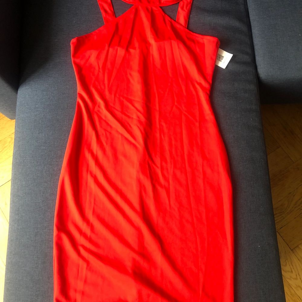 Helt nya fina klänningar i strl L oanvända, beställde fel strl när jag köpte dessa. Kan mötas i sthlm :). Klänningar.