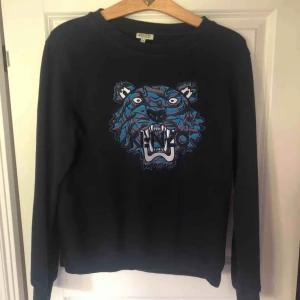 Kenzo Sweatshirt - Kenzo sweatshirt passar storlek S-M. Unisex