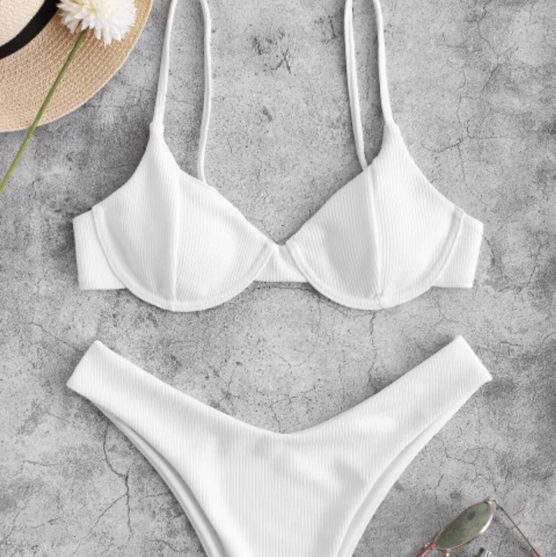 Vit bikini
