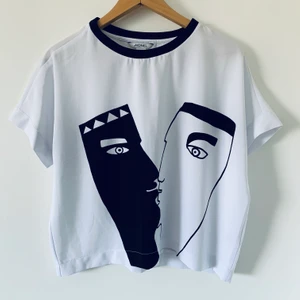 Monki loose fit topp - Som ny, avänd bara en gång, XS men passa S 