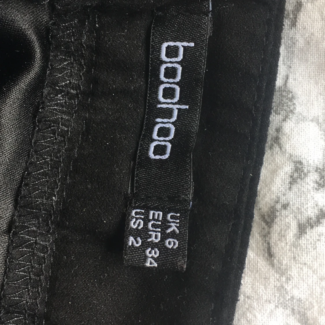 Svart sammetsmjuk nooooo 34 - 90