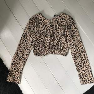 Jätte fin leopard tröja storlek xs