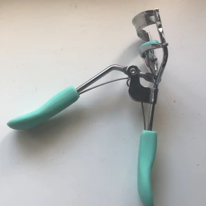 Ögonfransböjare - Oanvänd ögonfransböjare.  