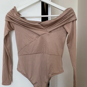 Ny body - Ny body från Boohoo i strl 36 (XS/S). 