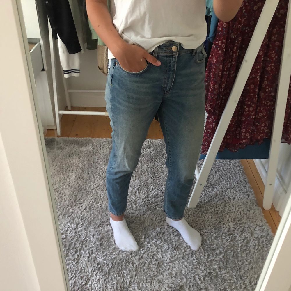 Snygga boyfriend jeans från ZARA. Strl 40. Säljer då dom är för stora för mig. . Jeans & Byxor.