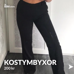 Kostymbyxor - Stl 40, högmidjade, svarta, långa!! Köpare står för frakt