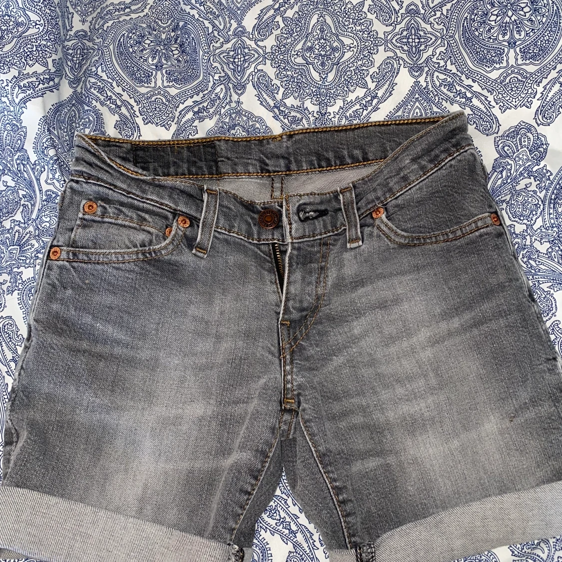 Levis 529 shorts W24 & L32 - 90