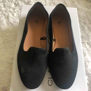  - Ballerinaskor som aldrig är använda pga för små. Köpare står för frakt!