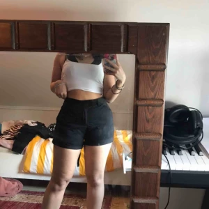  - Svarta shorts!!! Jättesköna och bekväma till sommaren 🥰🥰