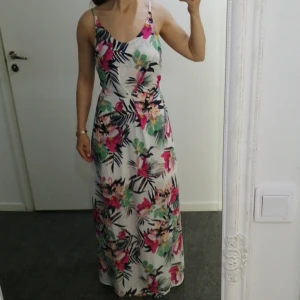 Sommar klänning  - Sommarklänning i bra skick🦋🌸 