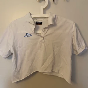 Kort tröja  - Säljer denna superfina tröja hör av dig om du är intresserad eller har frågor kram!💓💓 frakt: 66kr💞