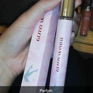 Använd ett sprut för att lukta  - Det luktar väldigt gott. 