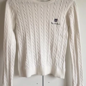 Bondelid tröja - Vit stickad Bondelid tröja, endast använd 1 gång