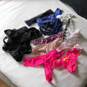  - 99kr för alla! De säljs ej separat. Allt eller inget:) Frakt på 44kr tillkommer. Alla är i XS-S. Skicka meddelande för fler närbilder! De är givetvis hela och rena (tvättade).