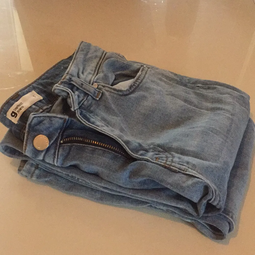 Great condition light blue flare jeans. Size S. Pm for more pics. They sit perfectly.. Jeans & Byxor.