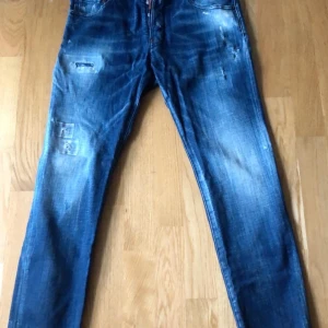 Dsquared - 9/10 byxor, nypris cirka 5000