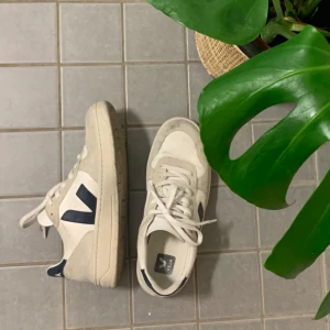 Veja sneakers  - Storlek 39. Säg till för fler bilder. Köparen betalar för frakt. 