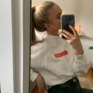 Turtle neck!🐢 - En sååå härlig å snygg tröja!! Med ett rött tryck där det står Good choice på! Turtle neck!