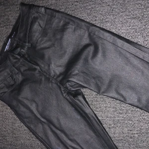 Skinnbyxor - Skinnbyxor från vero Moda, jätte snygga. Det är längd 32