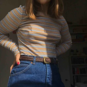  - Mysig tröja från monki! Stl S, i nyskick:) Samma modell som tidigare upplagd tröja.  Fraktar mot fraktkostnad💞