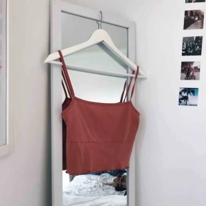  - Söt korallfärgad topp från brandy Melville 