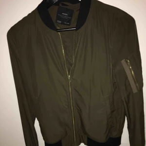  - Jacka bomber storlek xs 