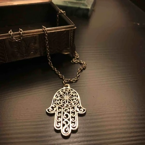  - Halsband med fatimas hand 