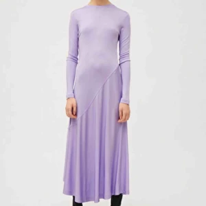  - Karen dress från weekday, online exclusive. Endast provad, lappar kvar!  Köptes för 500