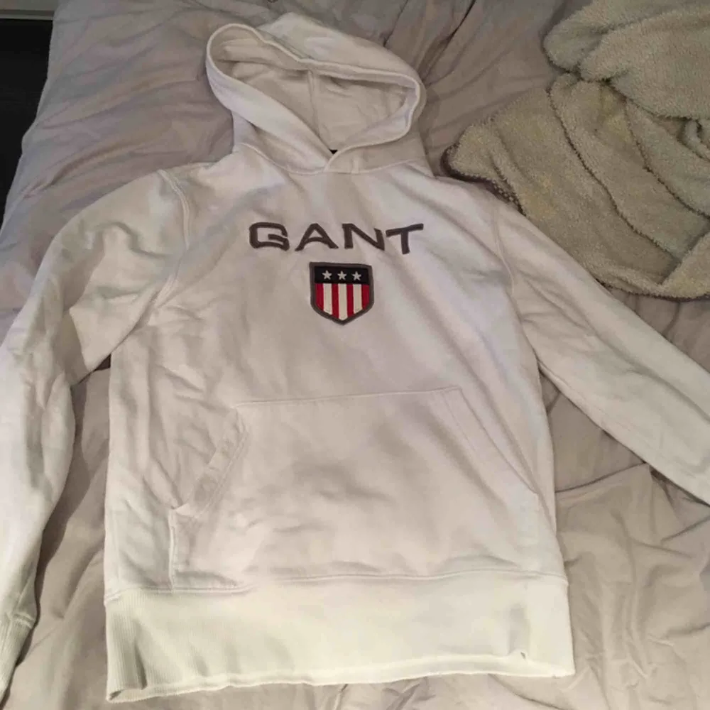 Gant hoodie storlek S, köparen står för frakten. Hoodies.