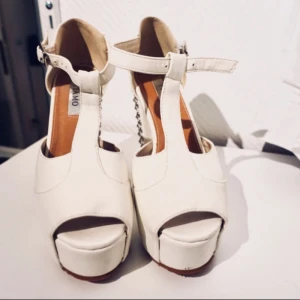  - • Endast använda  en gång • kan mötas i Huddinge  • Med frakt +30kr