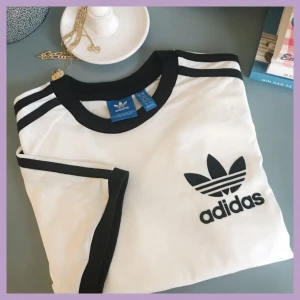  - Aldrig använd klassisk adidas originals tshirt i XS (jag har normalt strl 36)