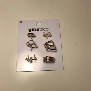  - 6 stycken ringar från ginatricot! Endast provande en gång men tyvärr fel storlek och därför säljer jag dem!