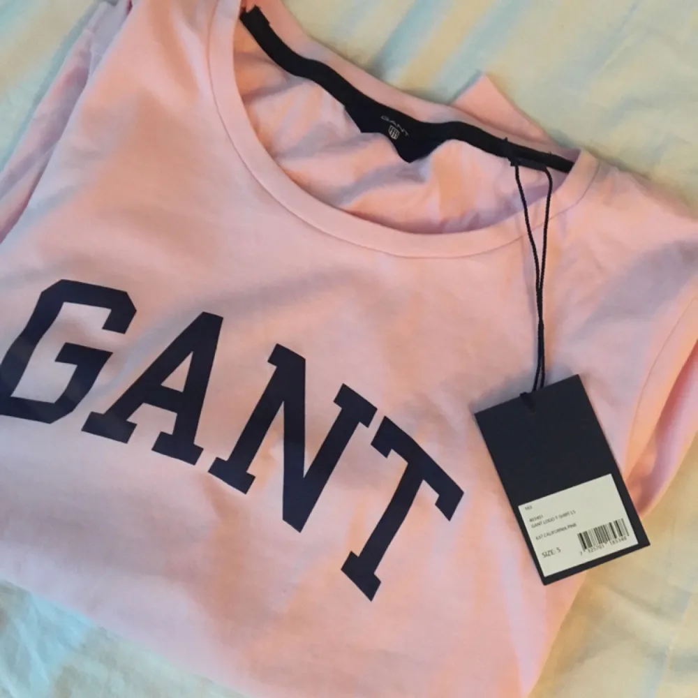 Jättefin rosa Gant långärmad tröja. Köpt 2016. Strl S och aldrig använde. . Tröjor & Koftor.