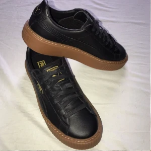  - Köpte dessa på Nelly för strax under tusenlappen, dom är aldrig använda utomhus och därav i superfint skick!😊 Kan mötas upp i Karlstad eller skickas men då tillkommer frakt:)