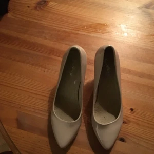  - Klackskor använda en gång, försmå för mig.  