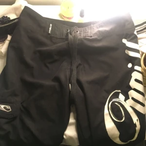  - Badbyxor med märke på sidan använd fåtal gången, dom är fräsha och i bra skick swish går bra köpare står för frakt