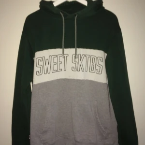  -  hoodie från Sweet Sktbs. 