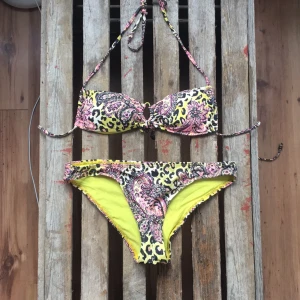  - Fin mönstrad bikini från H&M!