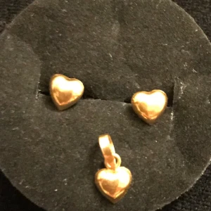  - Selling my real gold heart shape set 